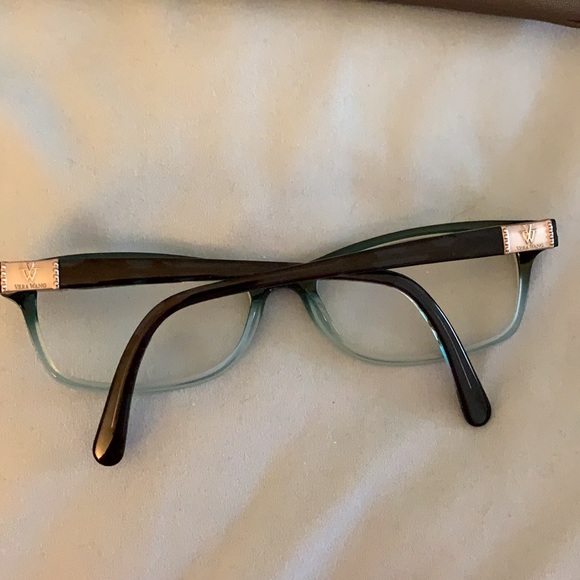 Vera Wang eyeglasses frames, soft eyeglass case included - Picture 5 of 11